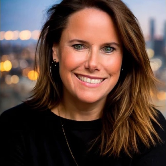 Meet your Posher, Cindy - Picture 2 of 2